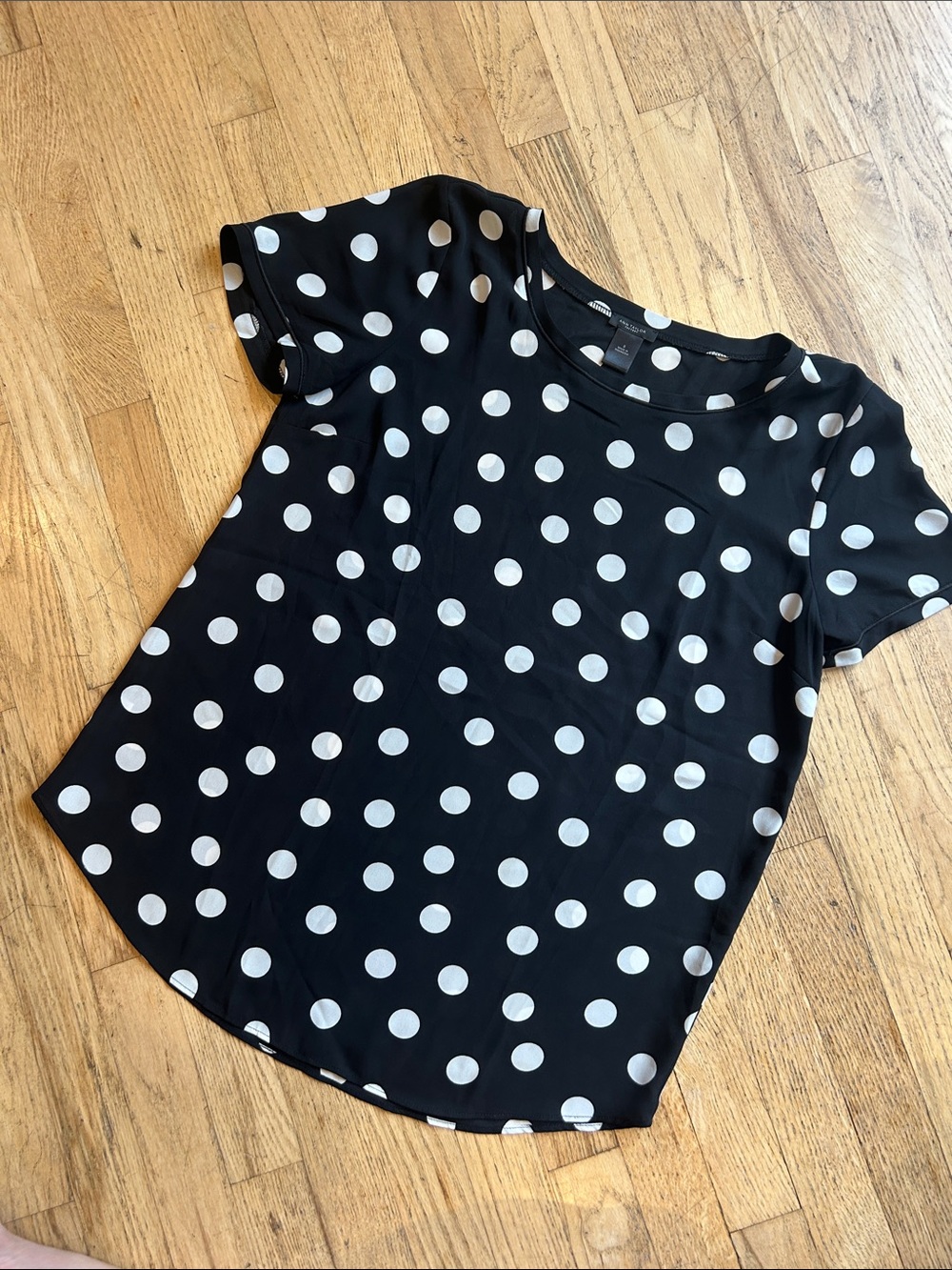 🌸3 FOR $20🌸 
Ann Taylor Factory Black Polka Dot Short Sleeve Blouse